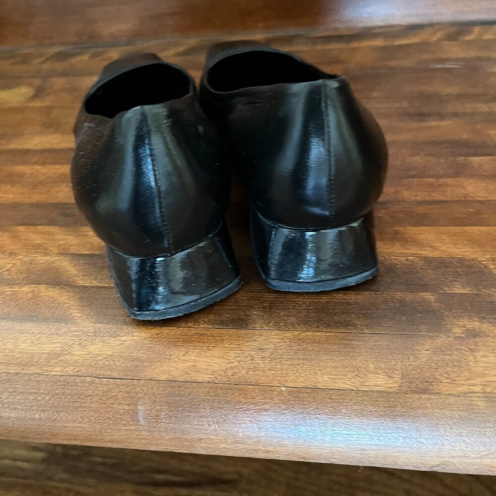 Etienne Aigner Black Leather/Patent Leather Heels Square Toe Twiggy Retro Chic 7 - Picture 3 of 7